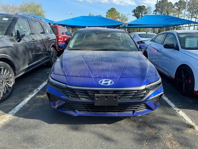 Used 2024 Hyundai Elantra SEL image 3