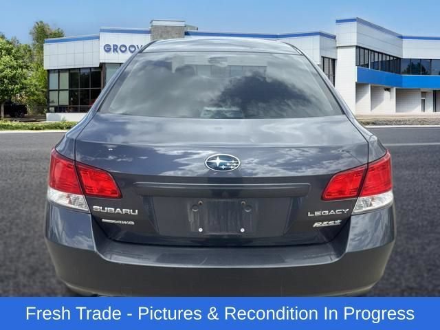 Used 2010 Subaru Legacy 2.5i Premium AWD/4WD image 5
