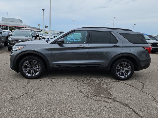 Certified 2026 Ford Explorer Active w/ Active Comfort Package AWD/4WD image 2