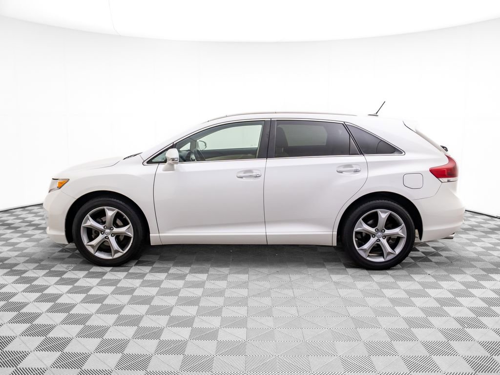 Used 2013 Toyota Venza XLE image 2