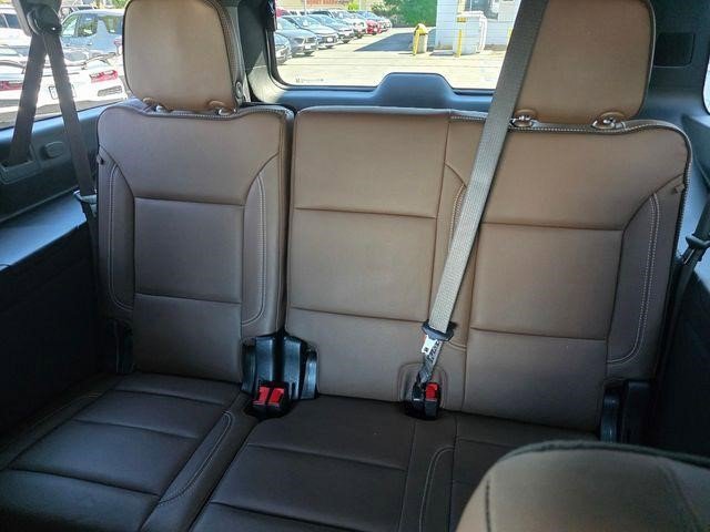 Certified 2025 Chevrolet Suburban High Country image 15