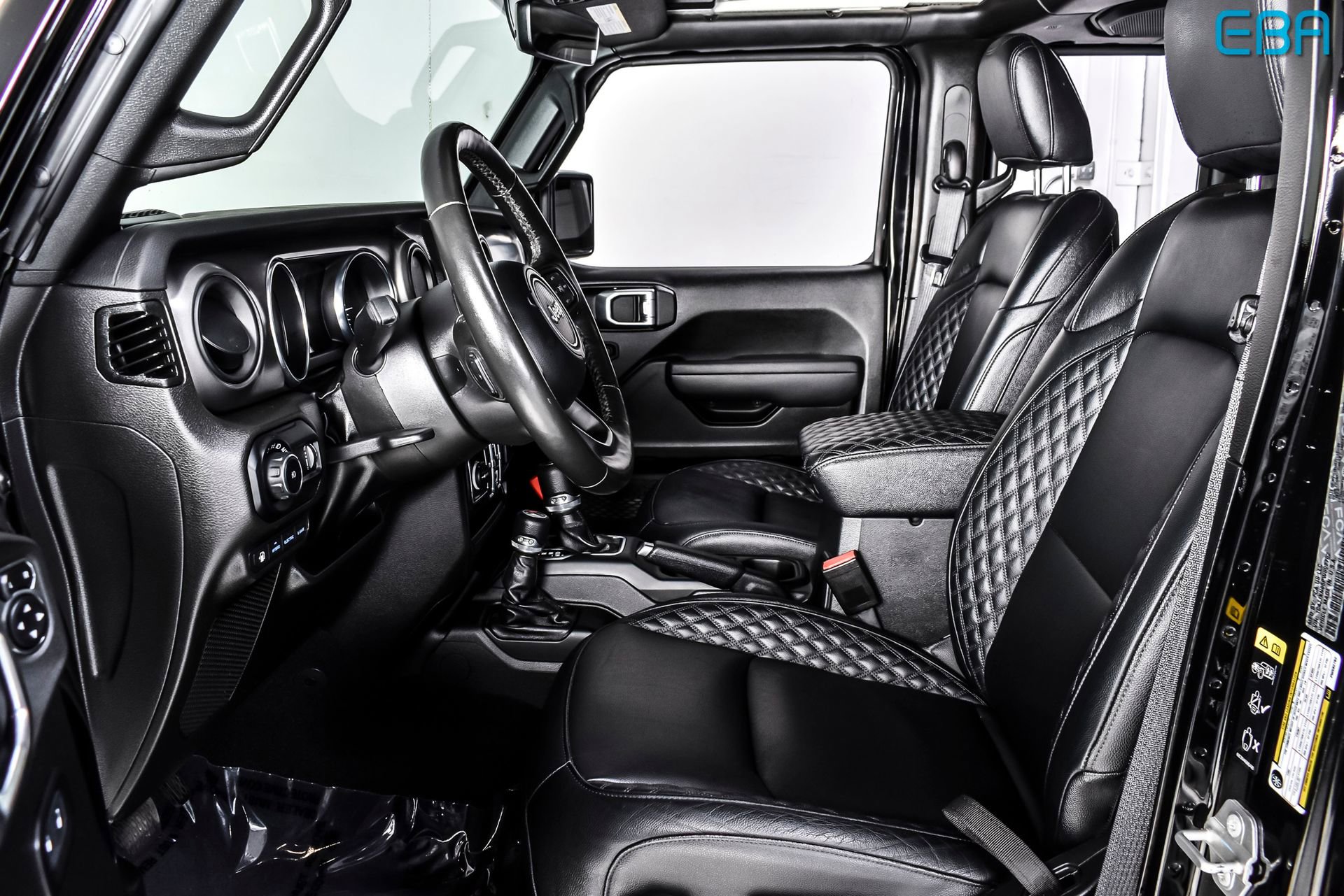 Used 2023 Jeep Wrangler Unlimited w/ Sun & Screen Package AWD/4WD image 16