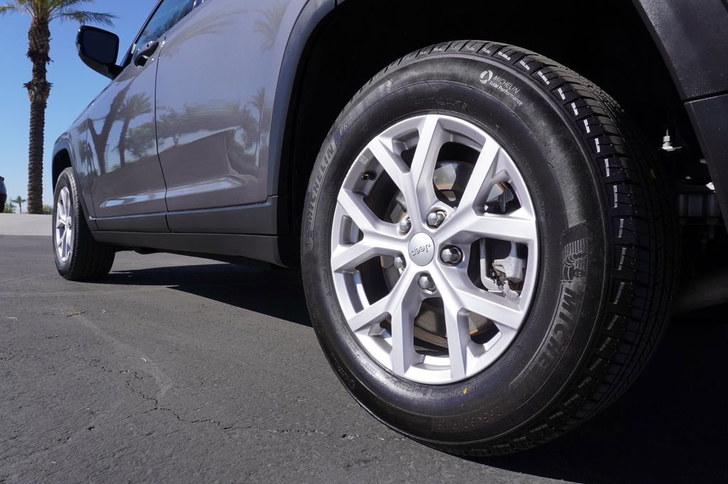 Used 2022 Jeep Grand Cherokee L Limited image 6