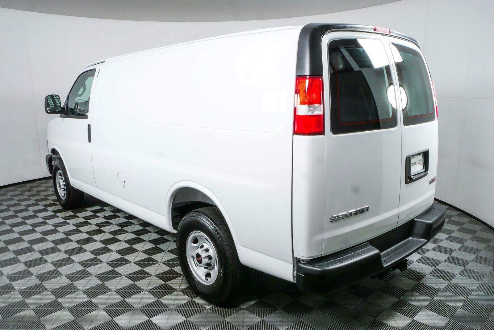 New 2025 GMC Savana 2500 w/ Driver Convenience Package RWD image 21