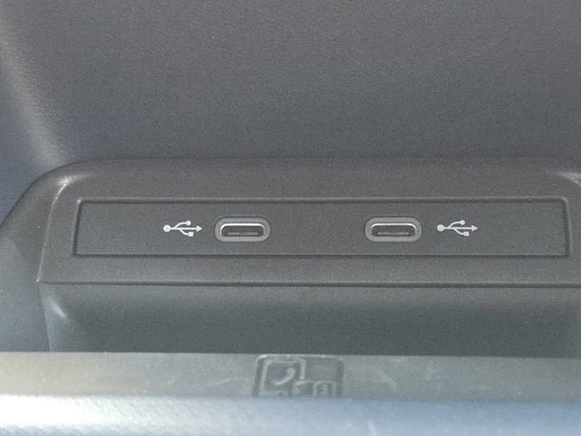 Used 2025 Volkswagen ID. Buzz Pro S RWD image 36