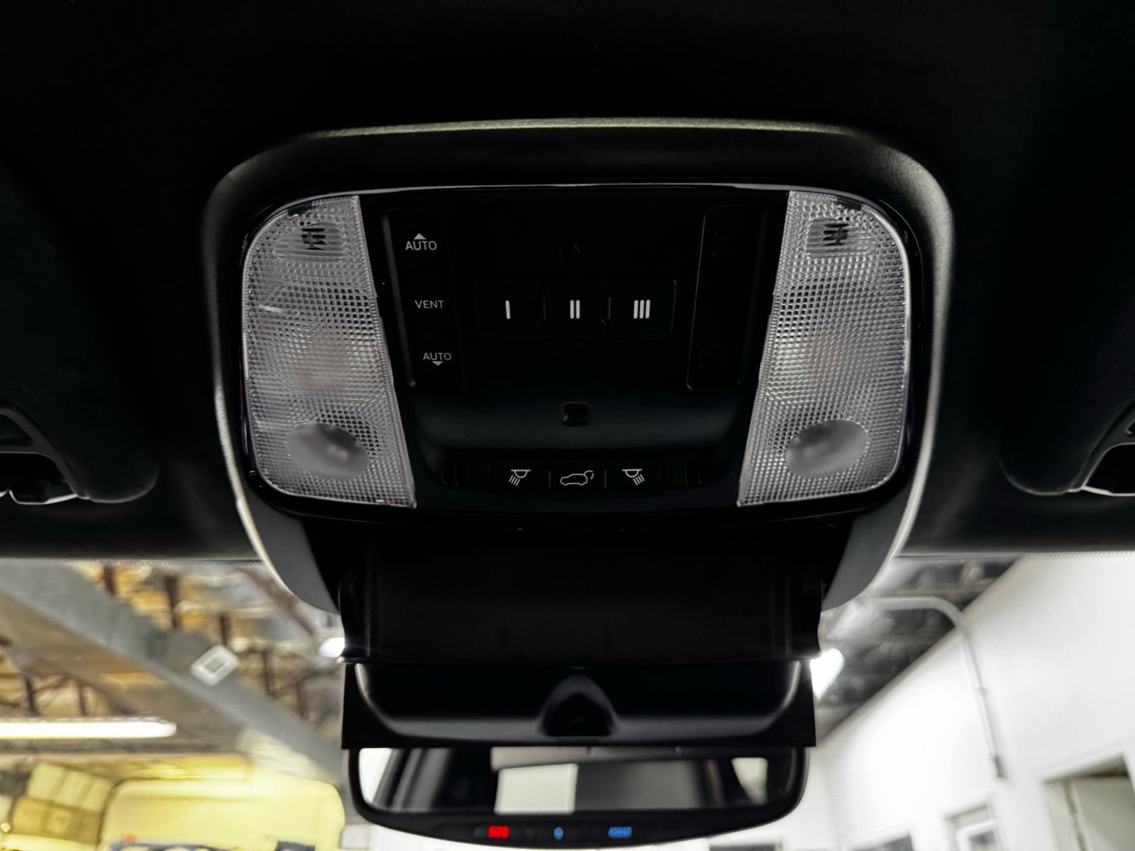 Used 2024 Dodge Durango R/T AWD/4WD image 32