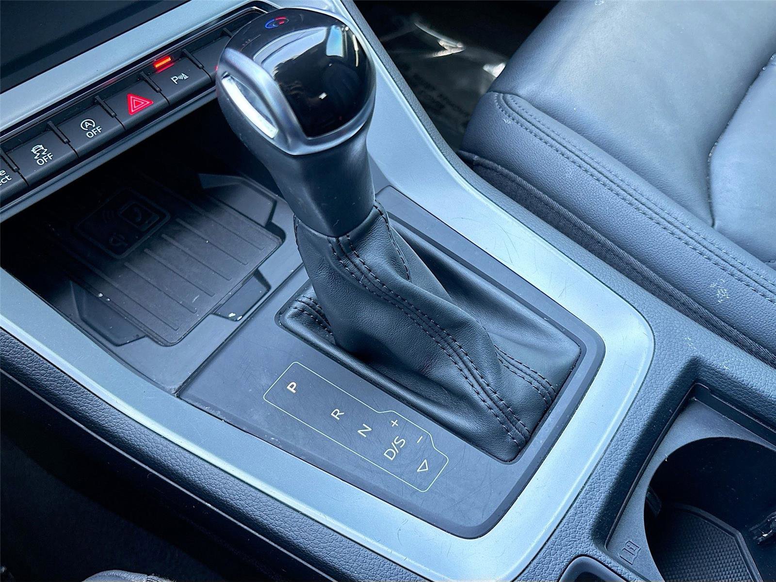 Used 2020 Audi Q3 2.0T Premium Plus w/ Premium Plus Package AWD/4WD image 17