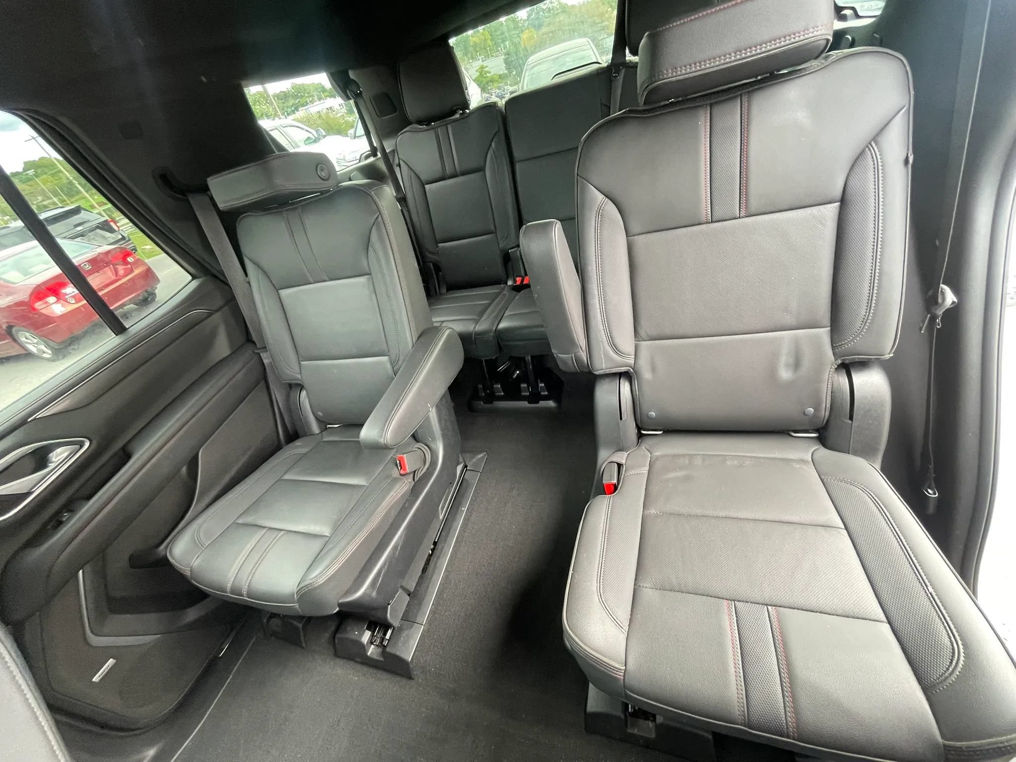 Used 2022 Chevrolet Tahoe RST w/ Luxury Package AWD/4WD image 36