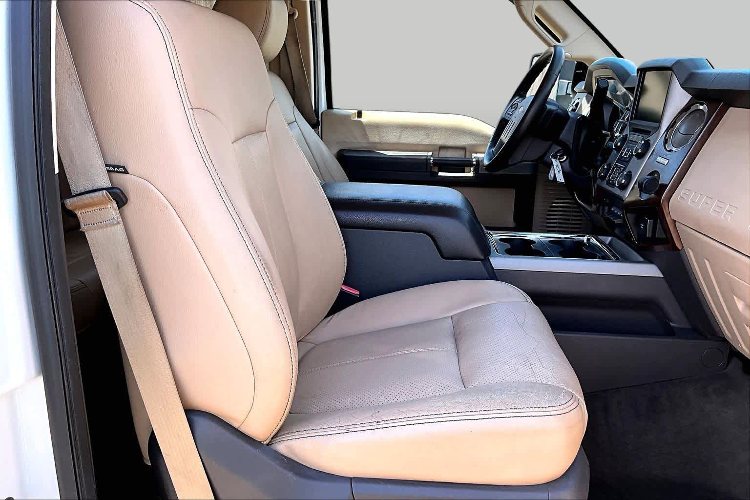 Used 2015 Ford F250 Lariat w/ Lariat Interior Package AWD/4WD image 9