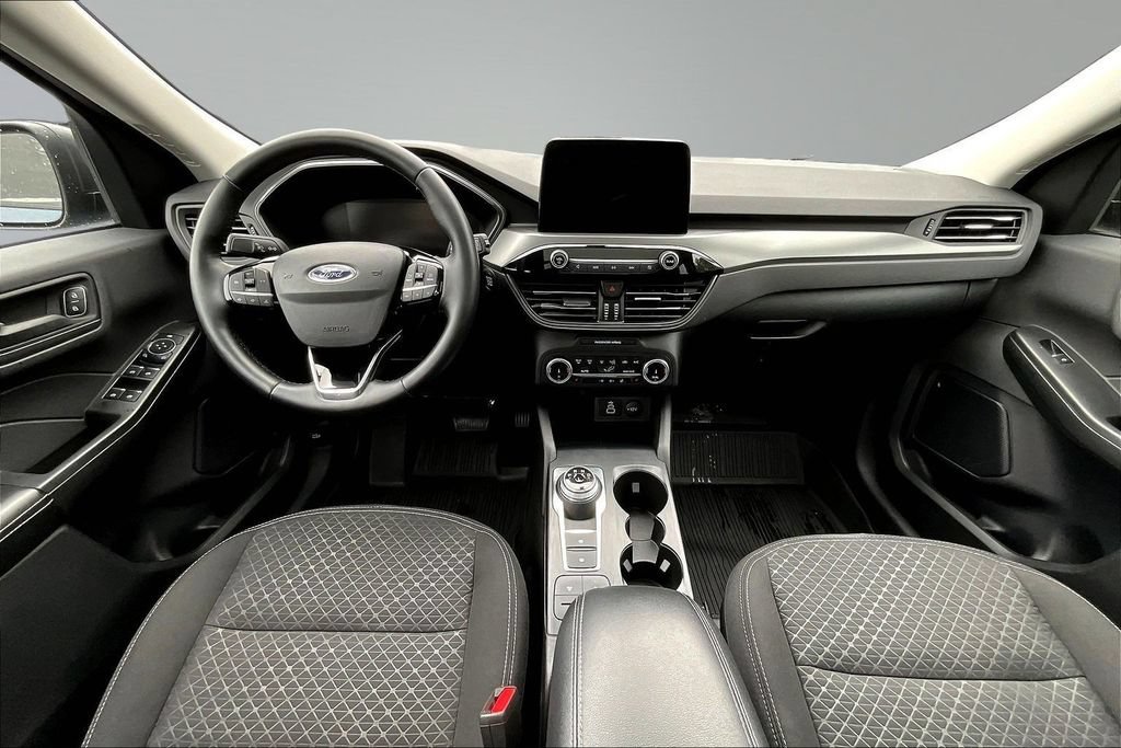 Used 2025 Ford Escape Active w/ Cold Weather Package FWD image 7