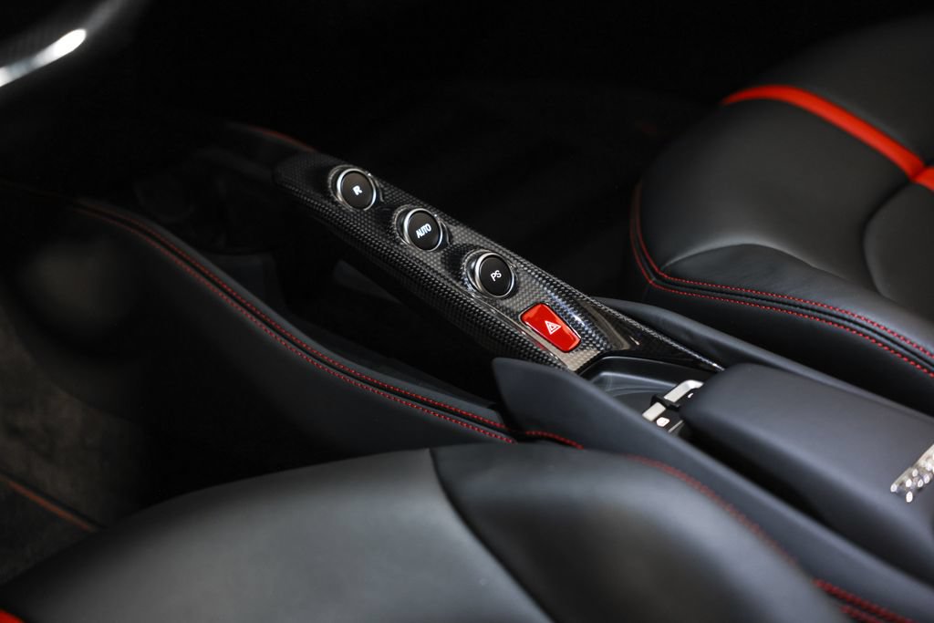 Used 2020 Ferrari F8 Tributo RWD image 38