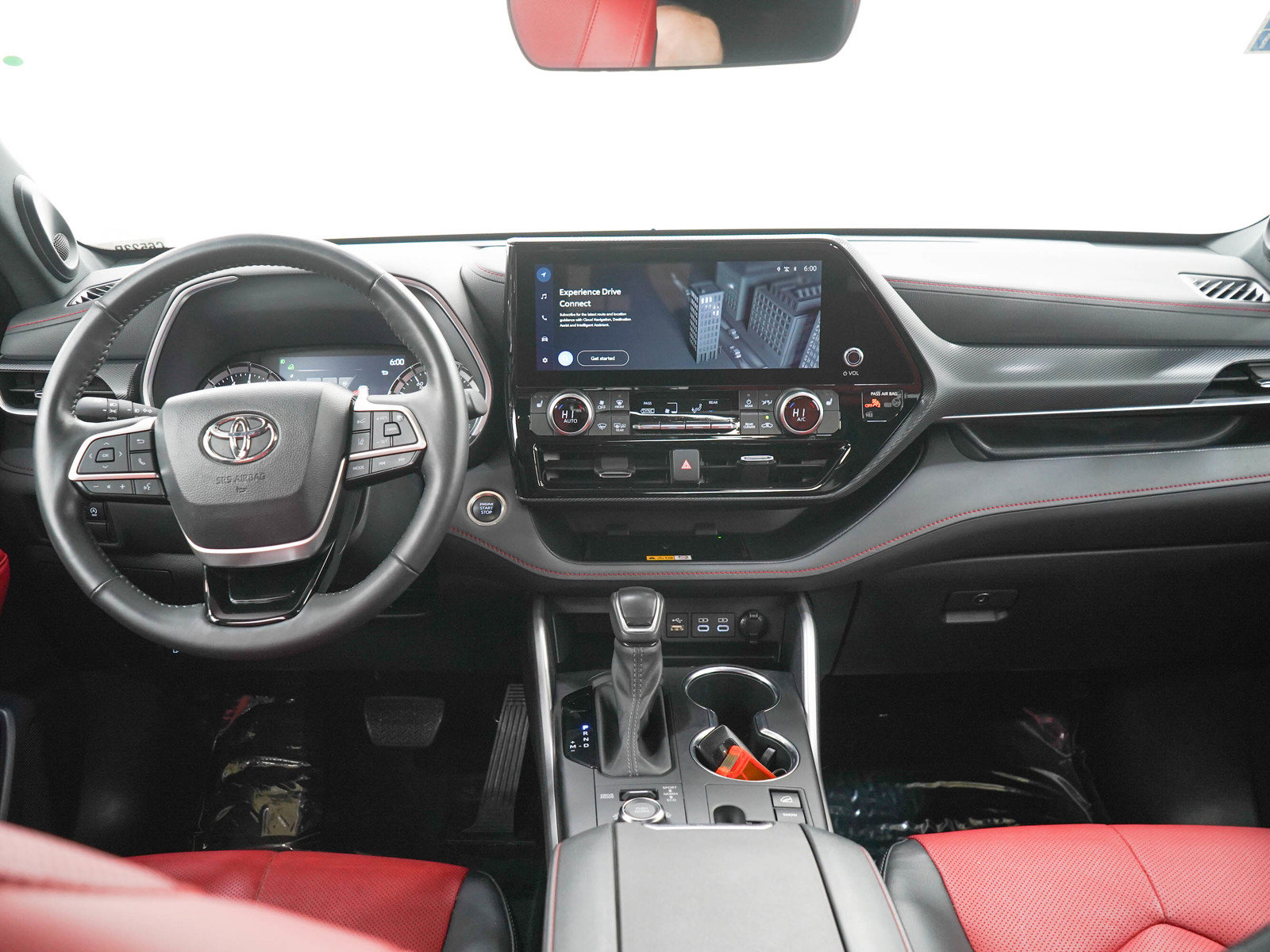 Used 2024 Toyota Highlander XSE AWD/4WD image 17