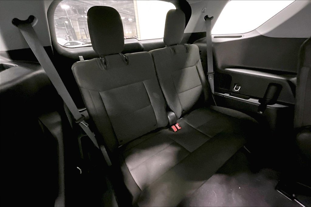 Used 2024 Ford Explorer XLT RWD image 33