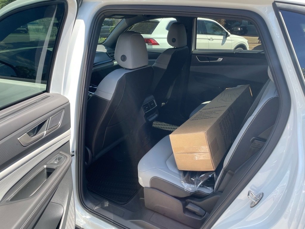 New 2026 Volkswagen Atlas Cross Sport SEL R-Line image 16
