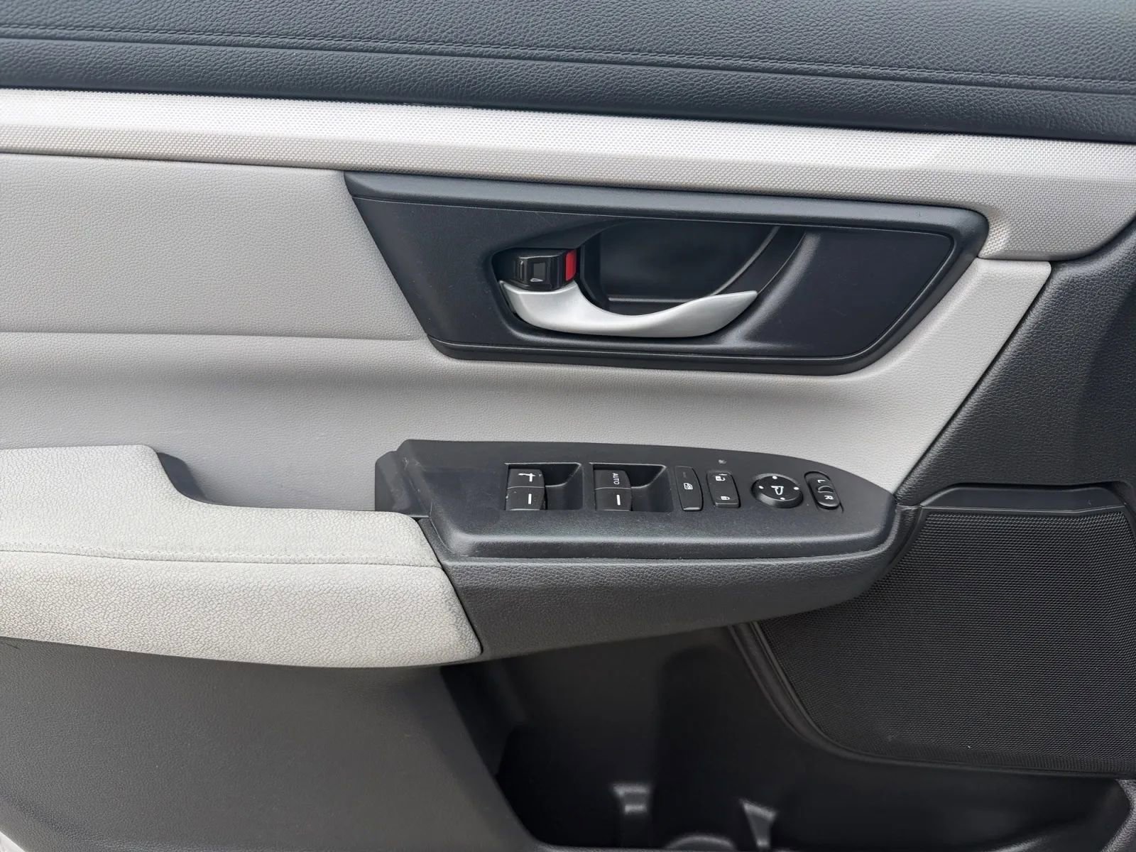 Used 2019 Honda CR-V LX image 15