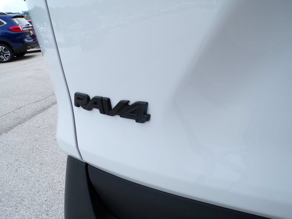 Used 2024 Toyota RAV4 XLE w/ Convenience Package FWD image 18