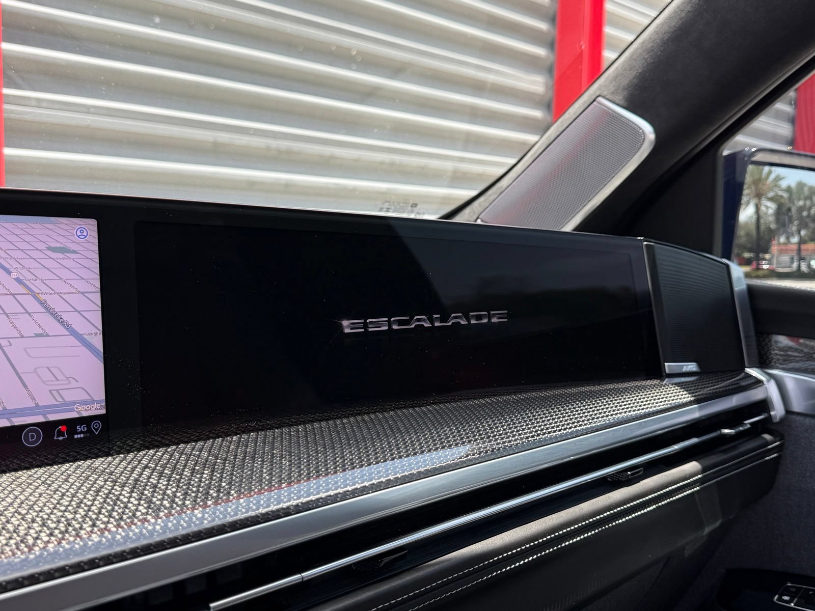 Used 2025 Cadillac Escalade V AWD/4WD image 29
