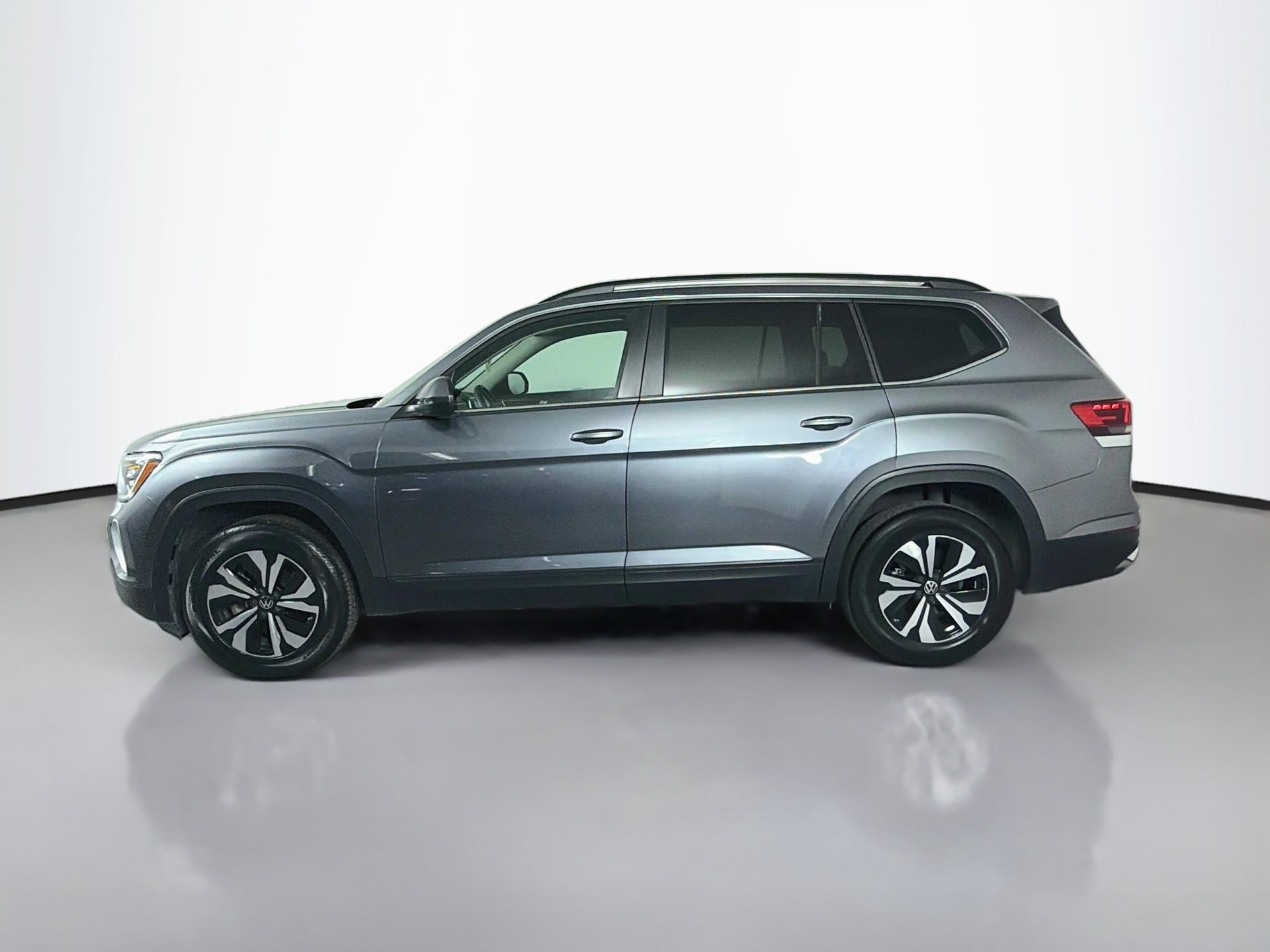 Certified 2024 Volkswagen Atlas SE FWD image 8