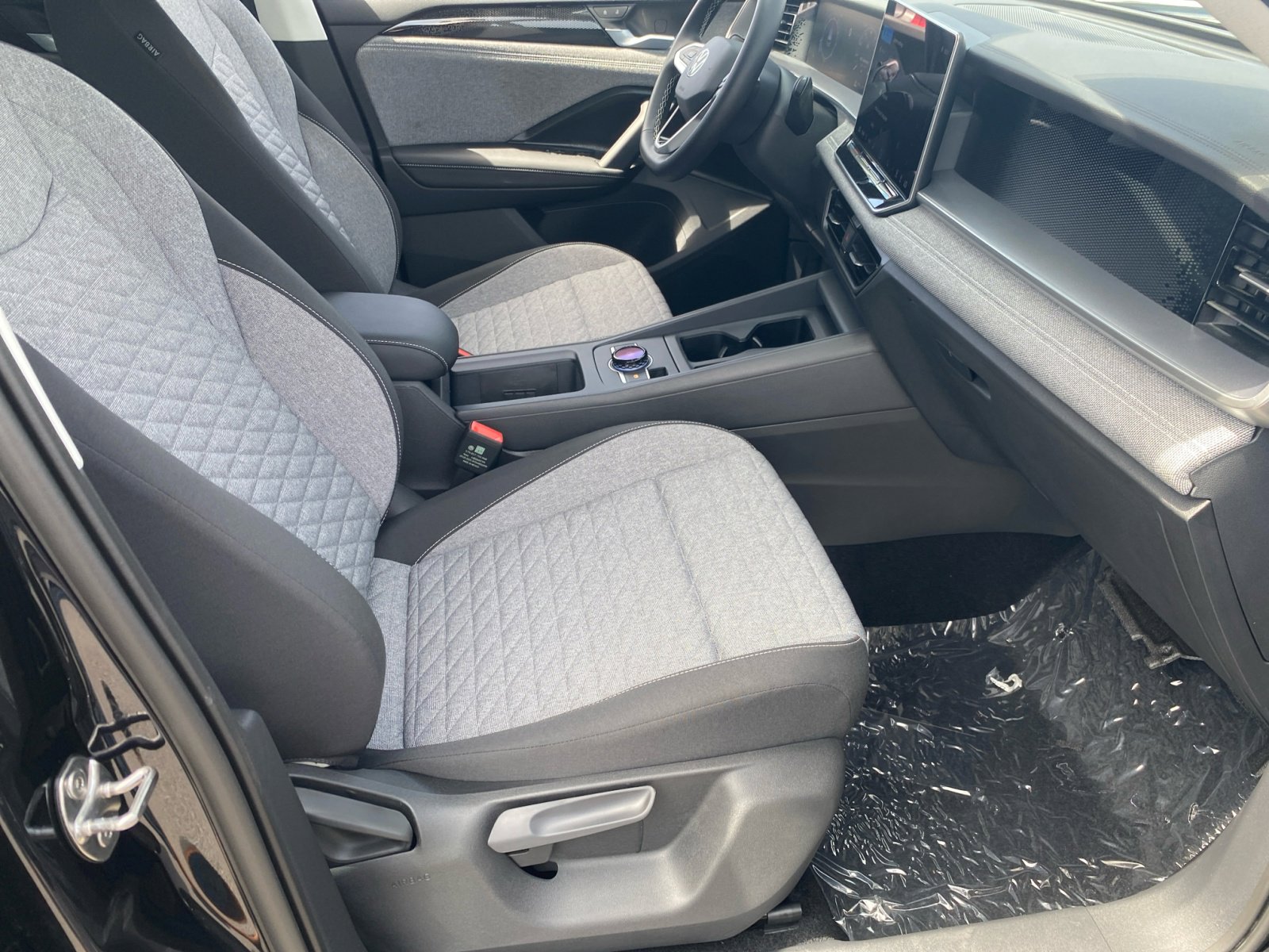 New 2025 Volkswagen Tiguan S image 18