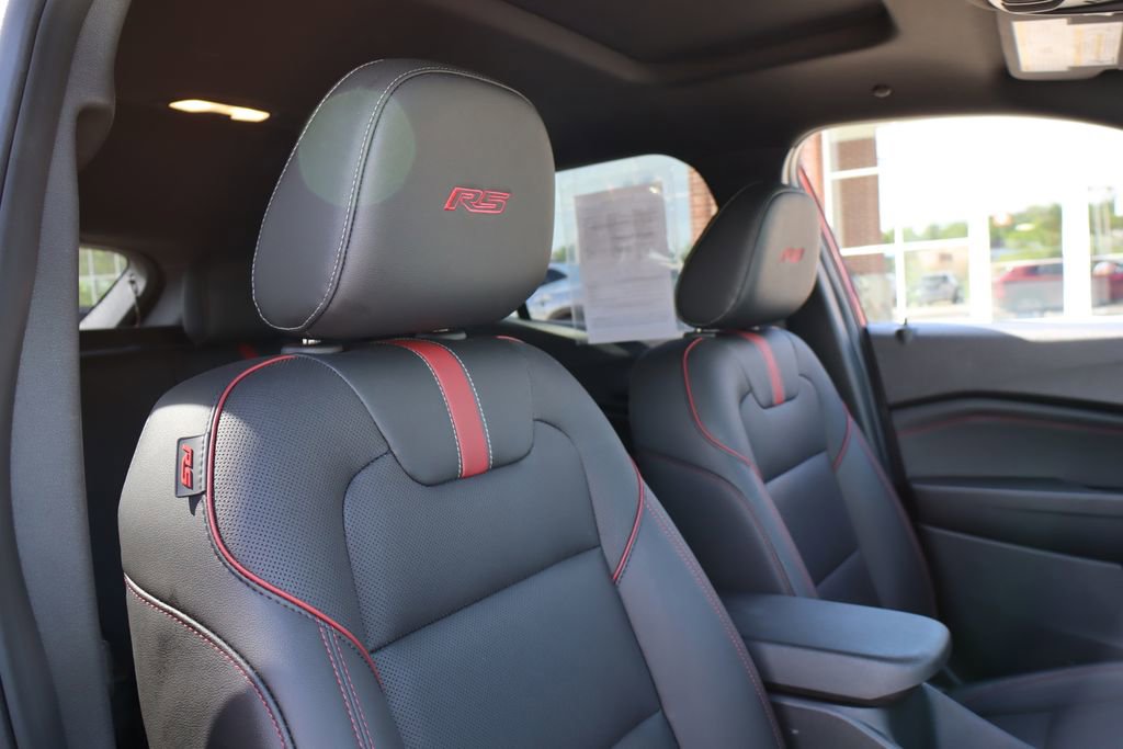Used 2025 Chevrolet Trax RS w/ Sunroof Package FWD image 45