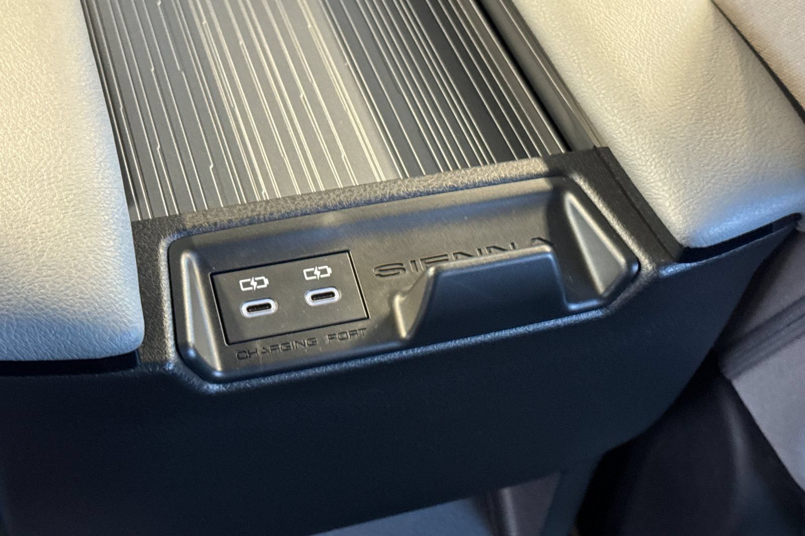 Certified 2026 Toyota Sienna LE FWD image 29