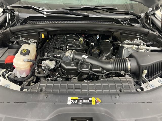 Used 2023 Jeep Grand Cherokee L Limited w/ Black Appearance Package AWD/4WD image 18