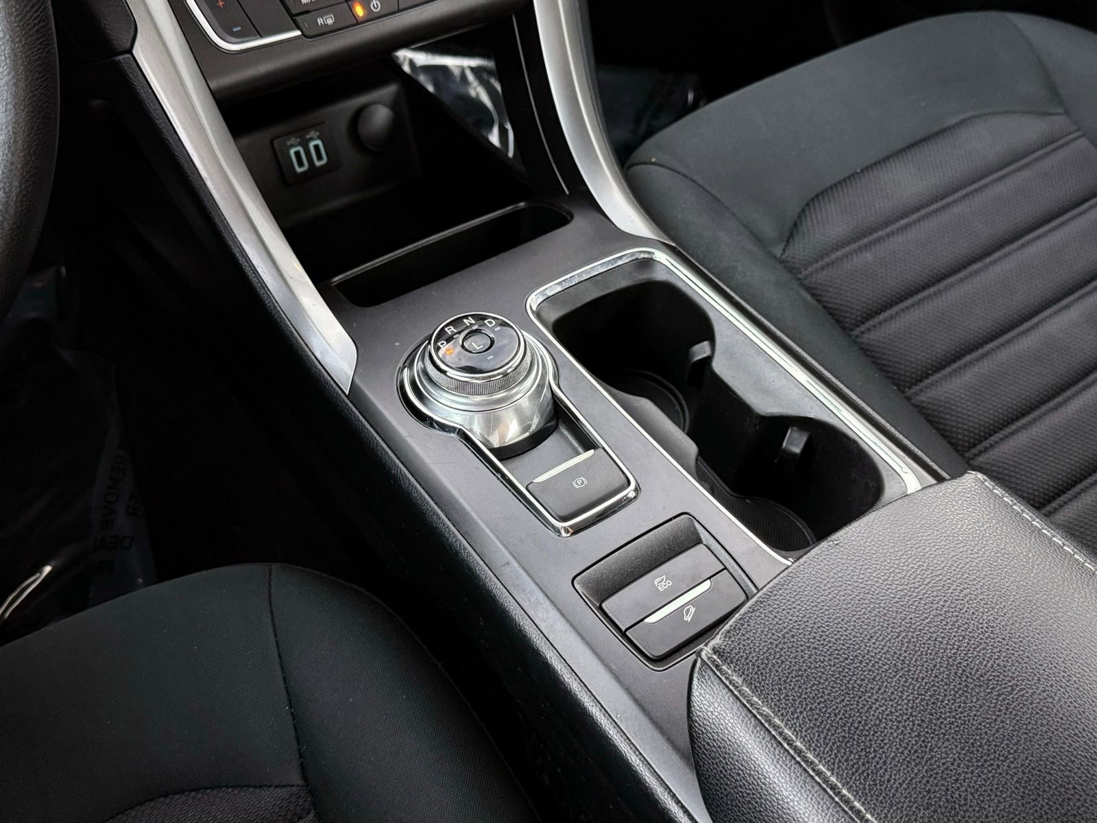 Used 2019 Ford Fusion SE FWD image 33