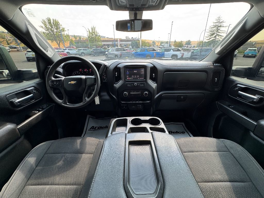 Used 2020 Chevrolet Silverado 2500 Custom w/ Custom Value Package image 2