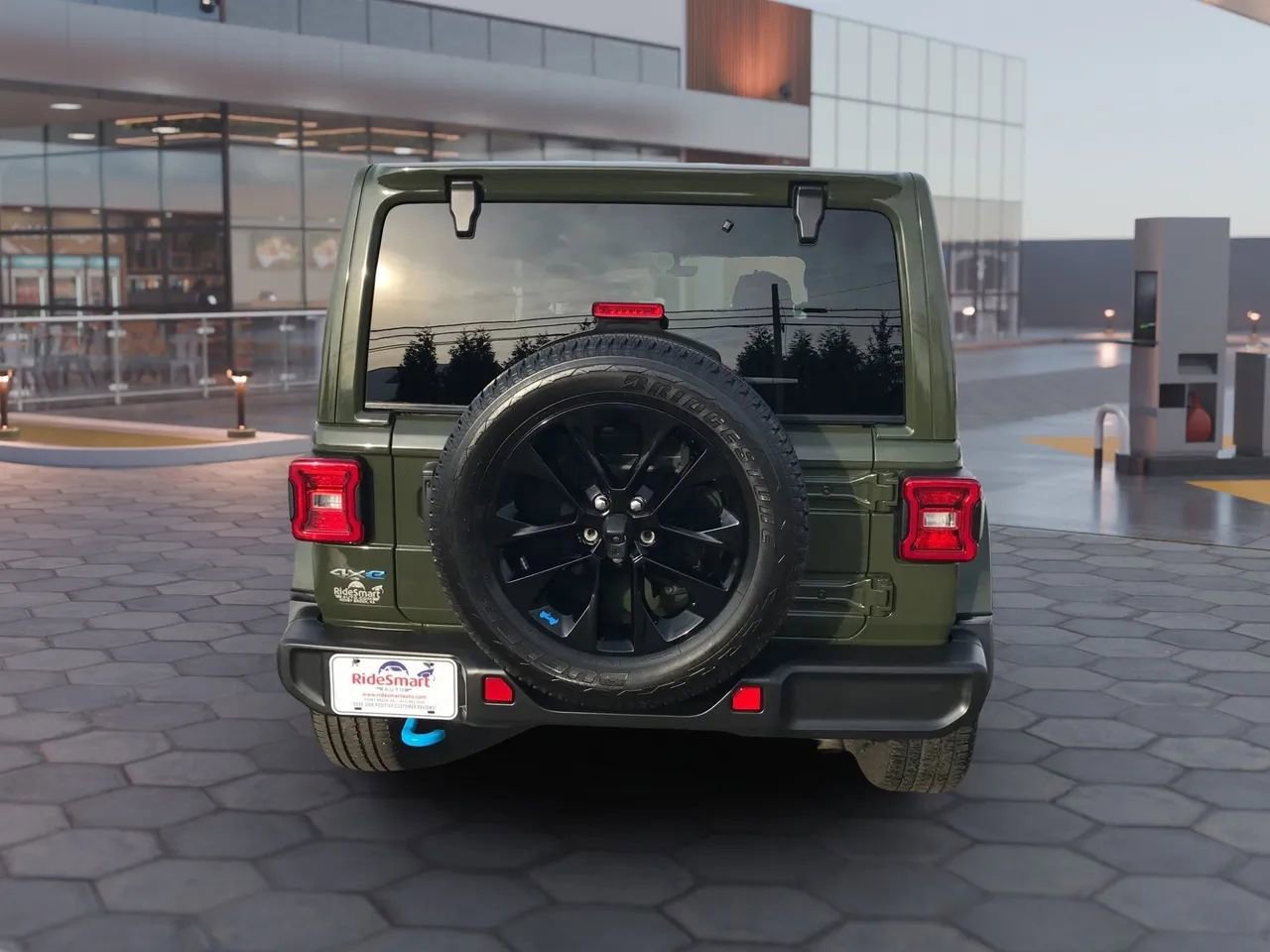 Used 2023 Jeep Wrangler Unlimited Sahara w/ Cold Weather Group image 11