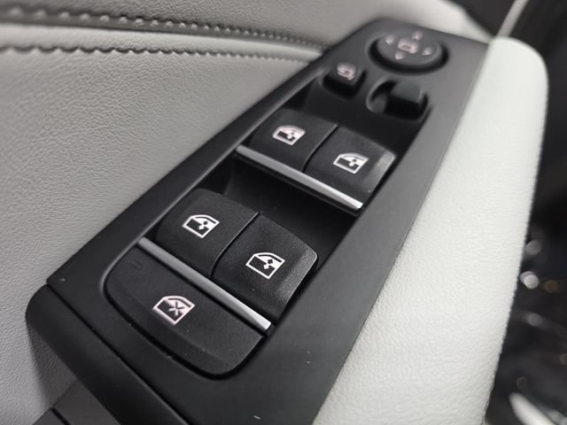Used 2025 BMW X5 xDrive40i w/ Premium Package AWD/4WD image 24