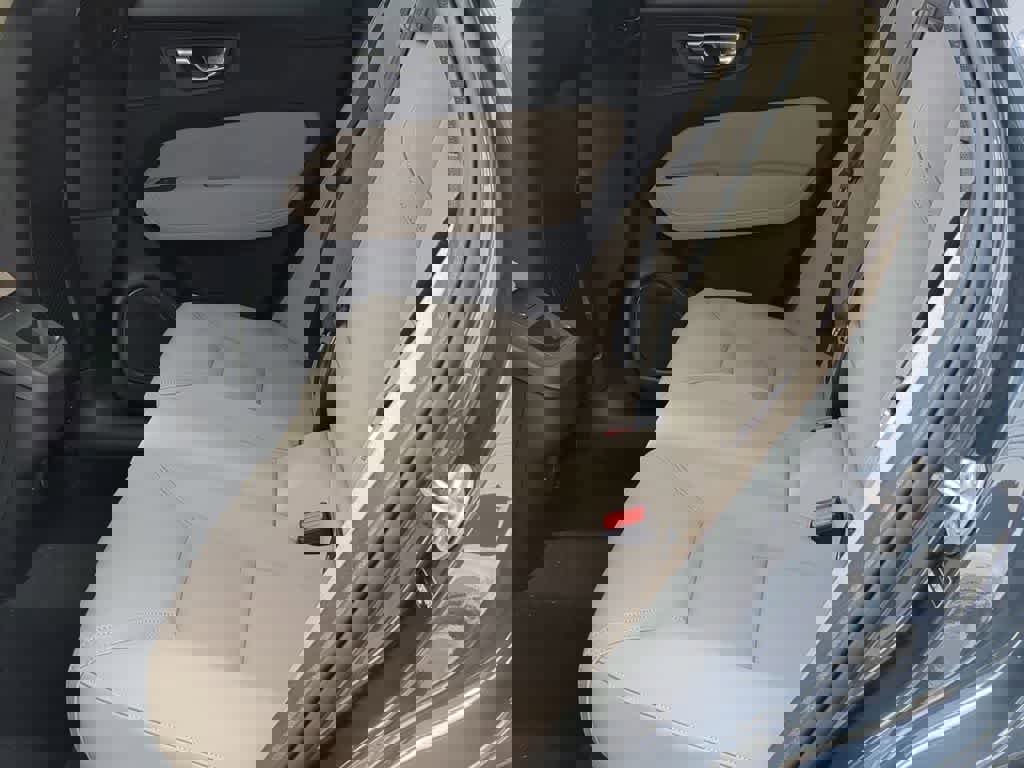 New 2026 Volvo XC60 B5 Plus w/ Protection Package Premier image 18