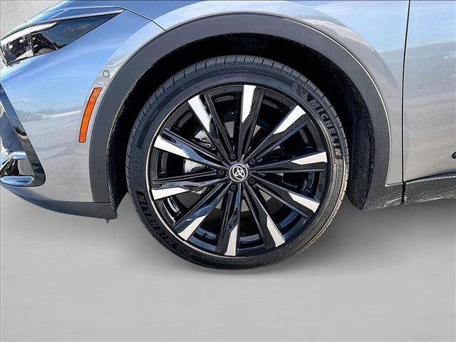 Used 2023 Toyota Crown Platinum image 10