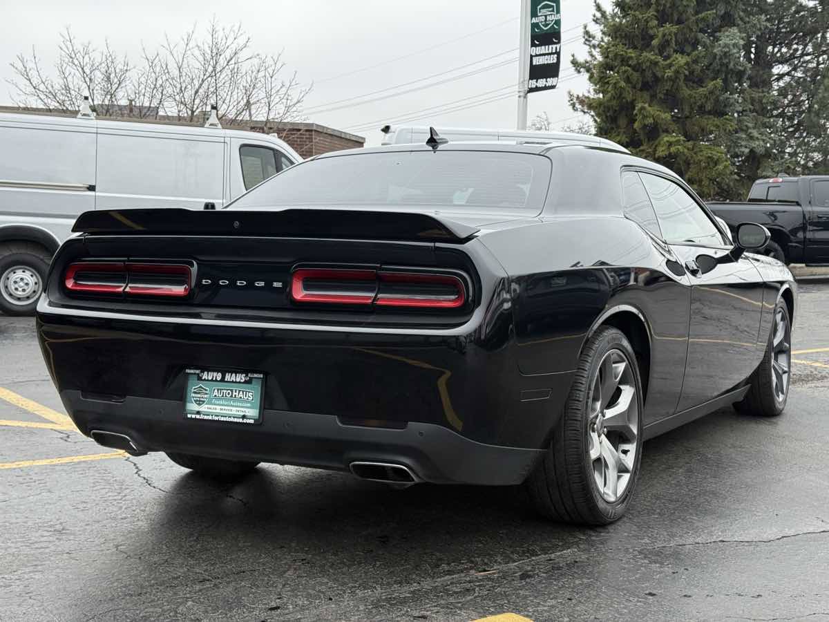 Used 2017 Dodge Challenger SXT Plus image 7