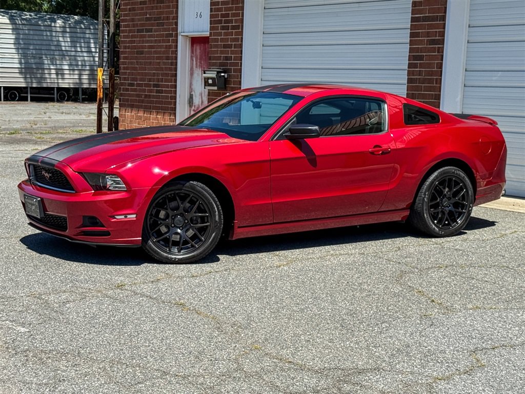Used 2013 Ford Mustang Coupe RWD image 8