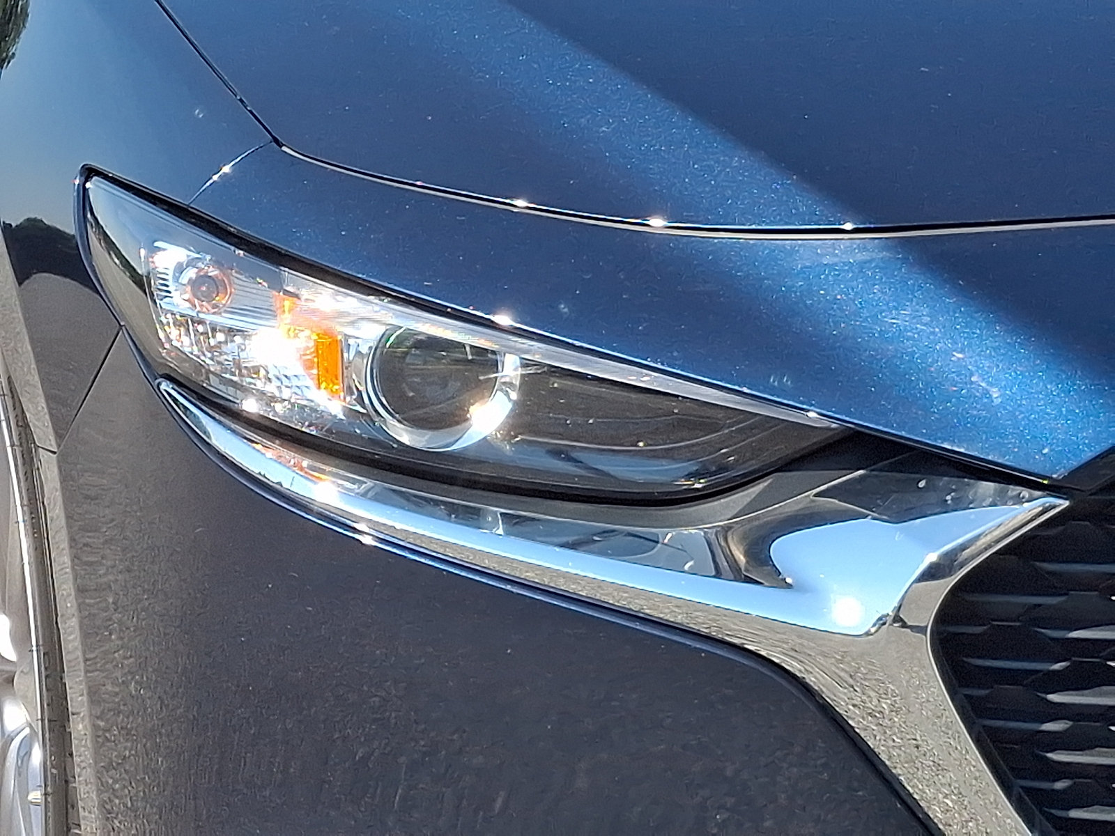 Used 2023 MAZDA MAZDA3 s FWD image 9