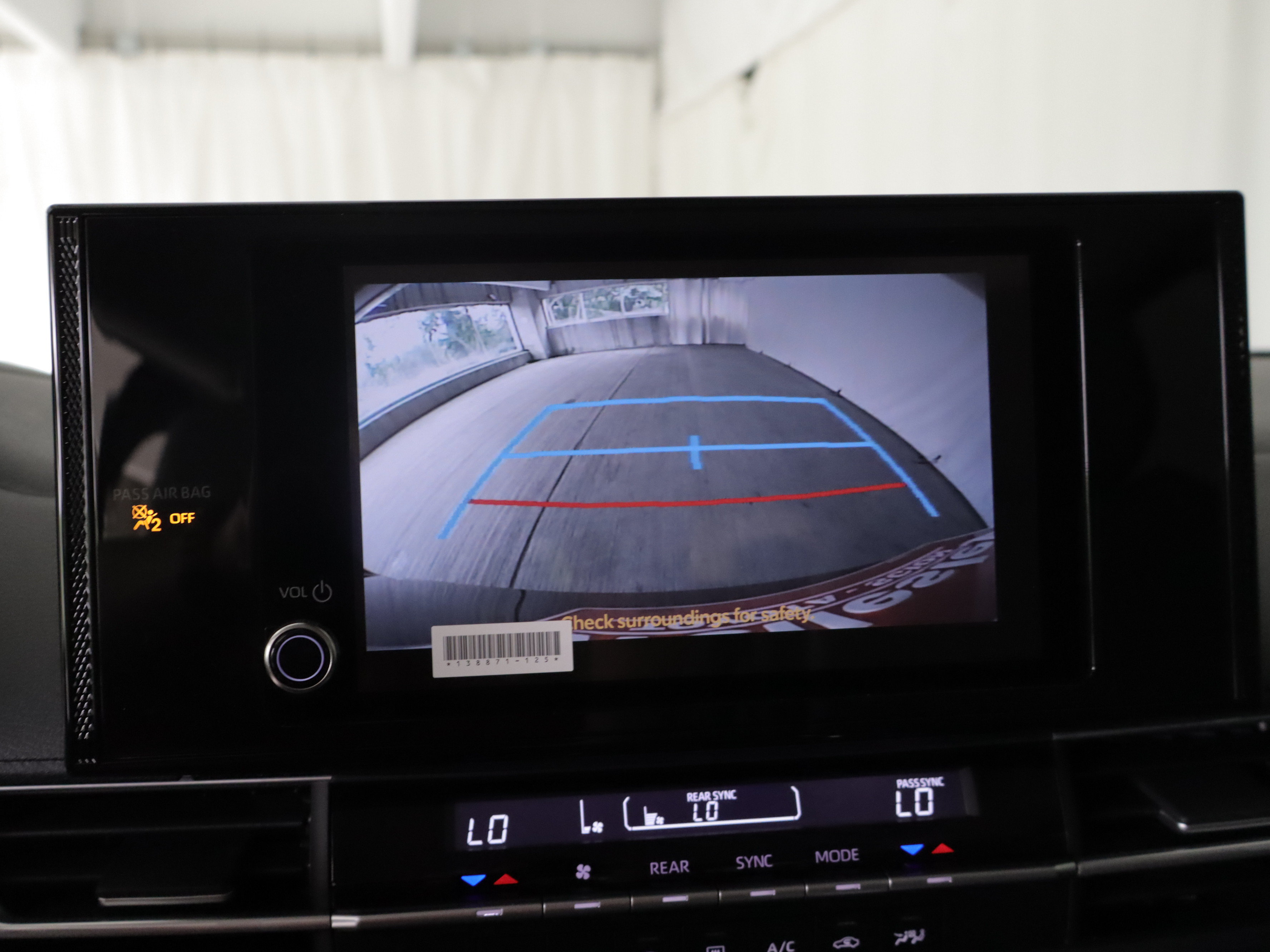 Used 2026 Toyota Sienna LE FWD image 18