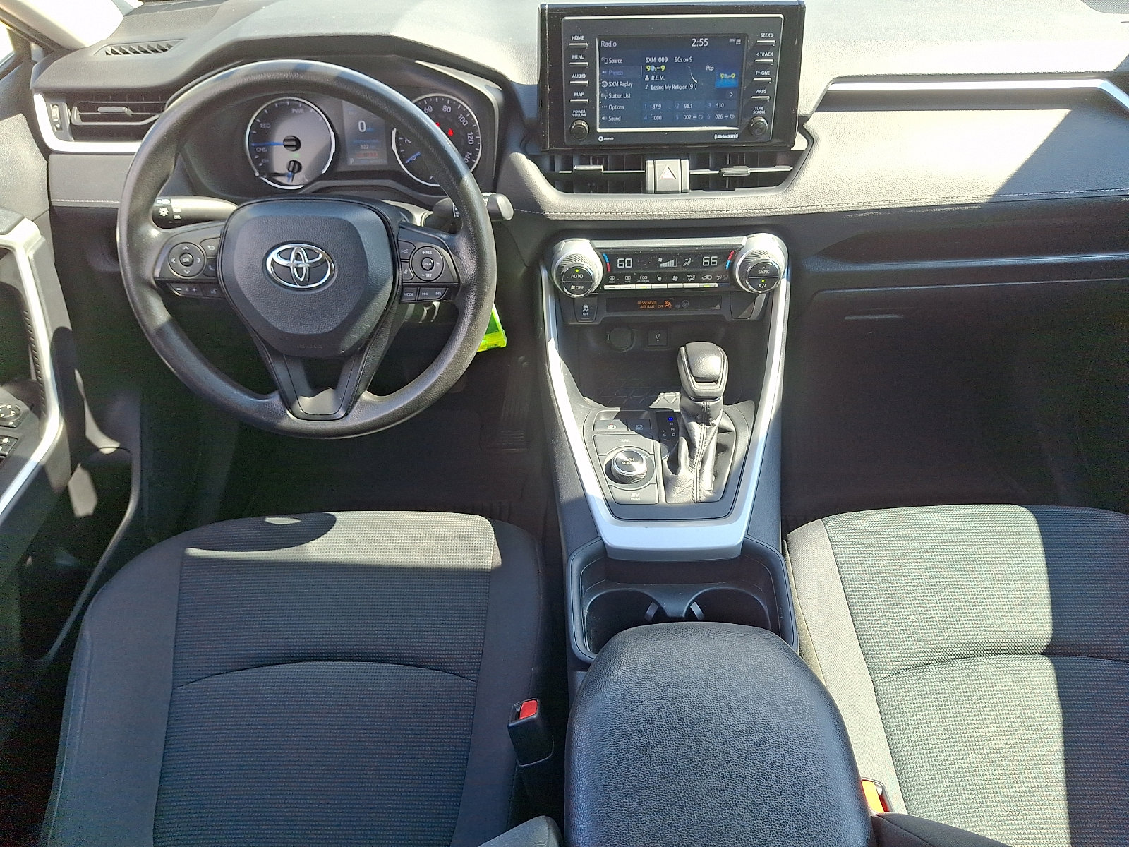 Used 2021 Toyota RAV4 LE image 15