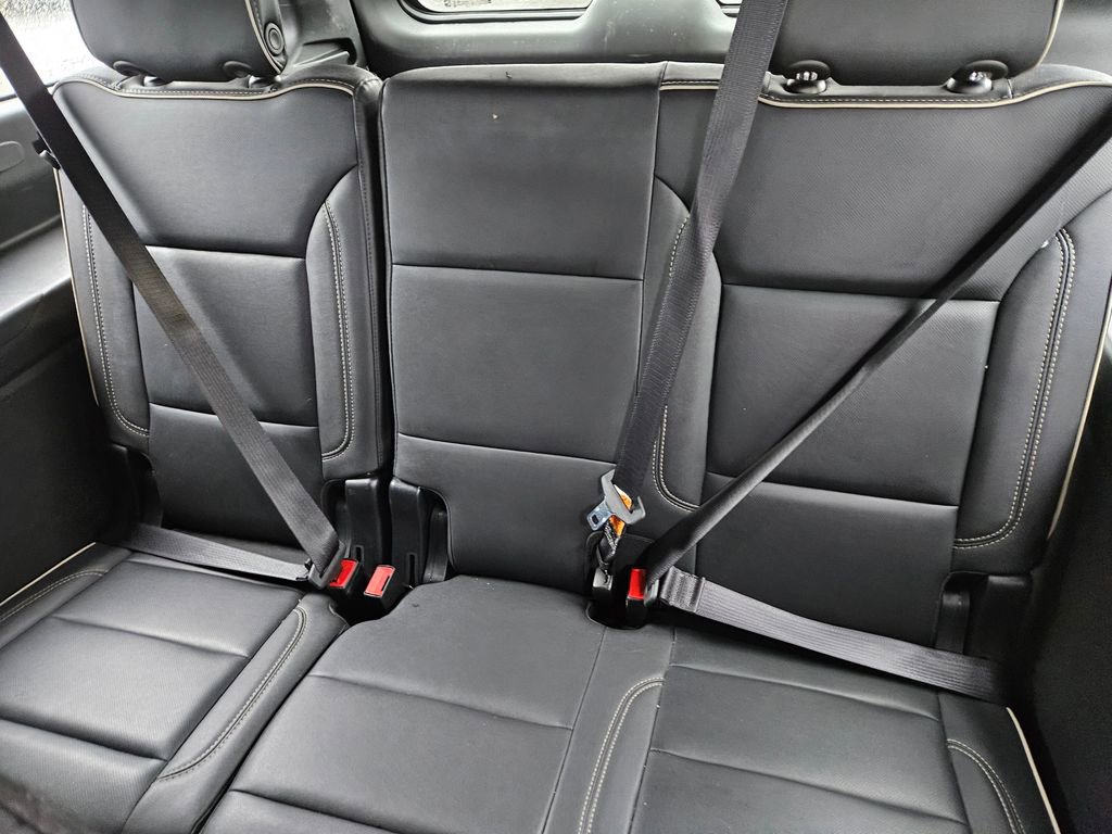 Used 2023 GMC Yukon XL SLT image 11