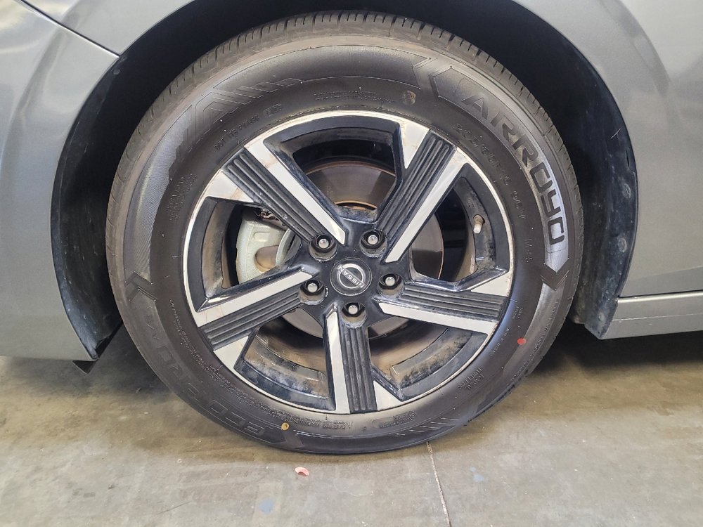 Used 2024 Nissan Sentra SV FWD image 31