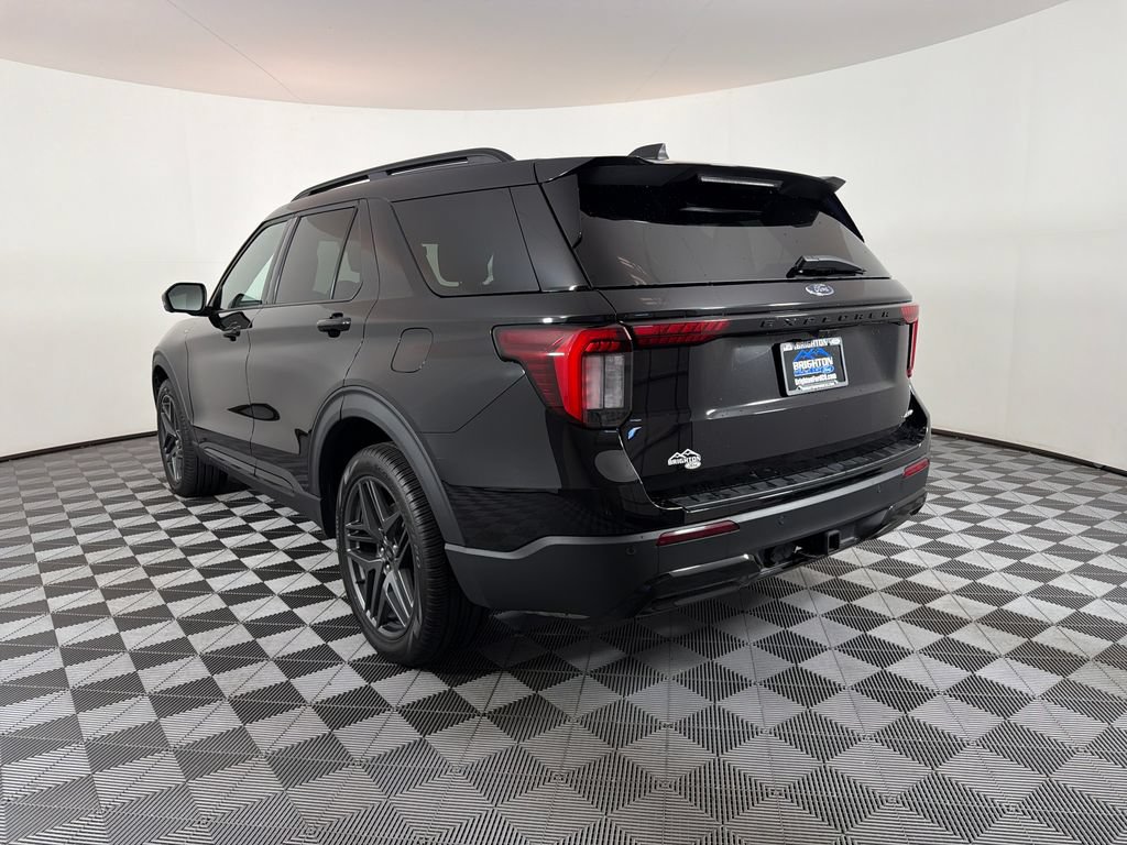 Used 2025 Ford Explorer ST-Line w/ Premium Package AWD/4WD image 5