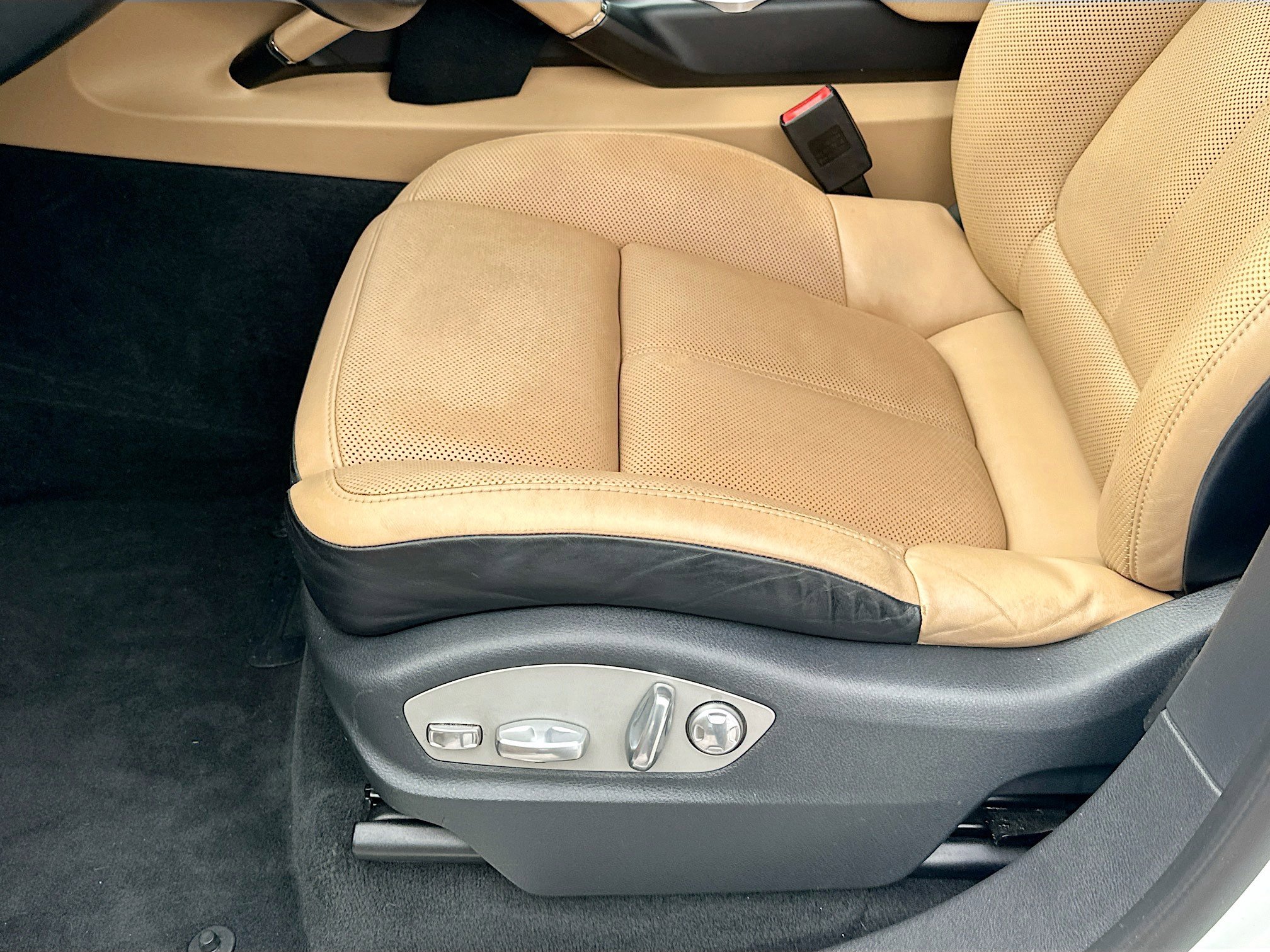 Used 2017 Porsche Cayenne Platinum Edition image 19