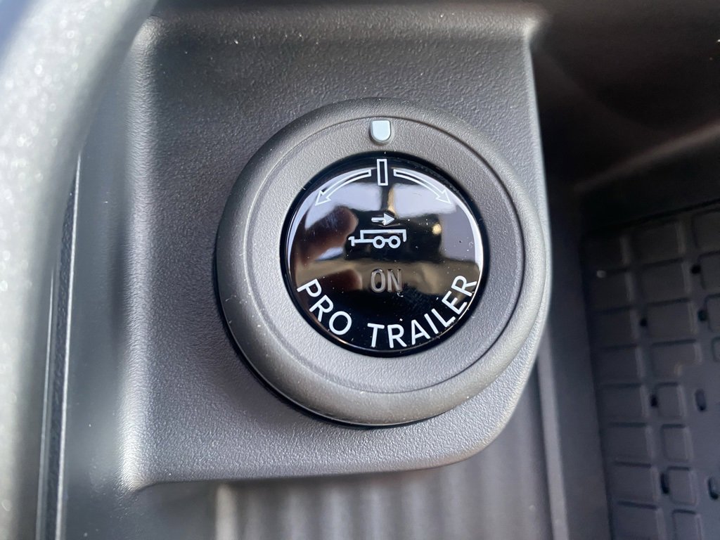 New 2025 Ford Expedition Active image 23