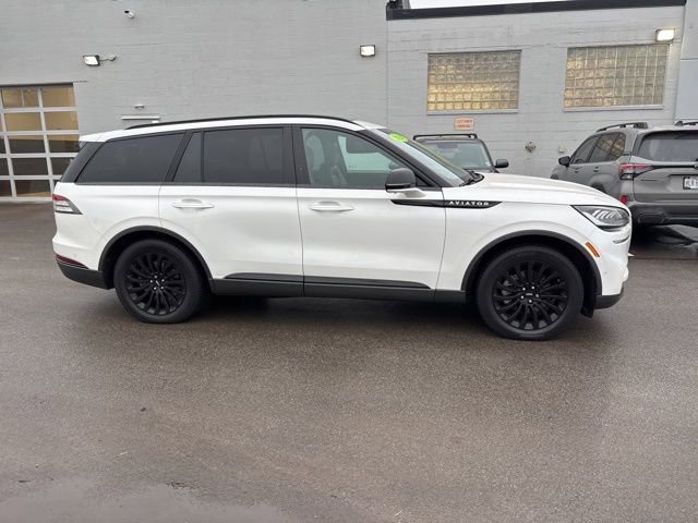 Used 2020 Lincoln Aviator Reserve w/ Equipment Group 201A image 4