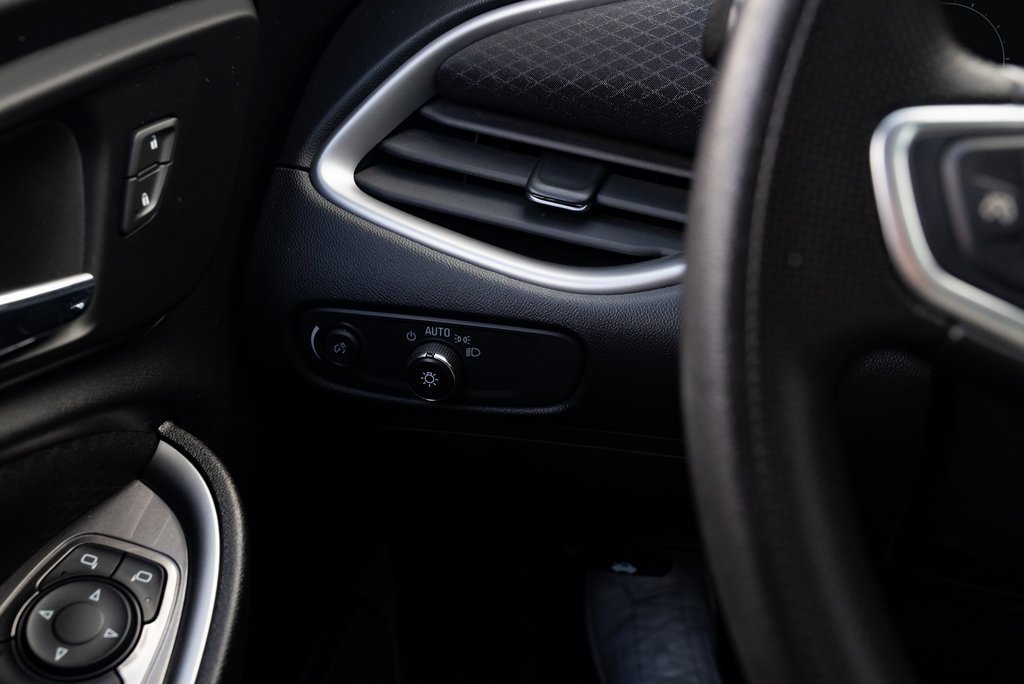 Used 2023 Chevrolet Malibu LT image 13