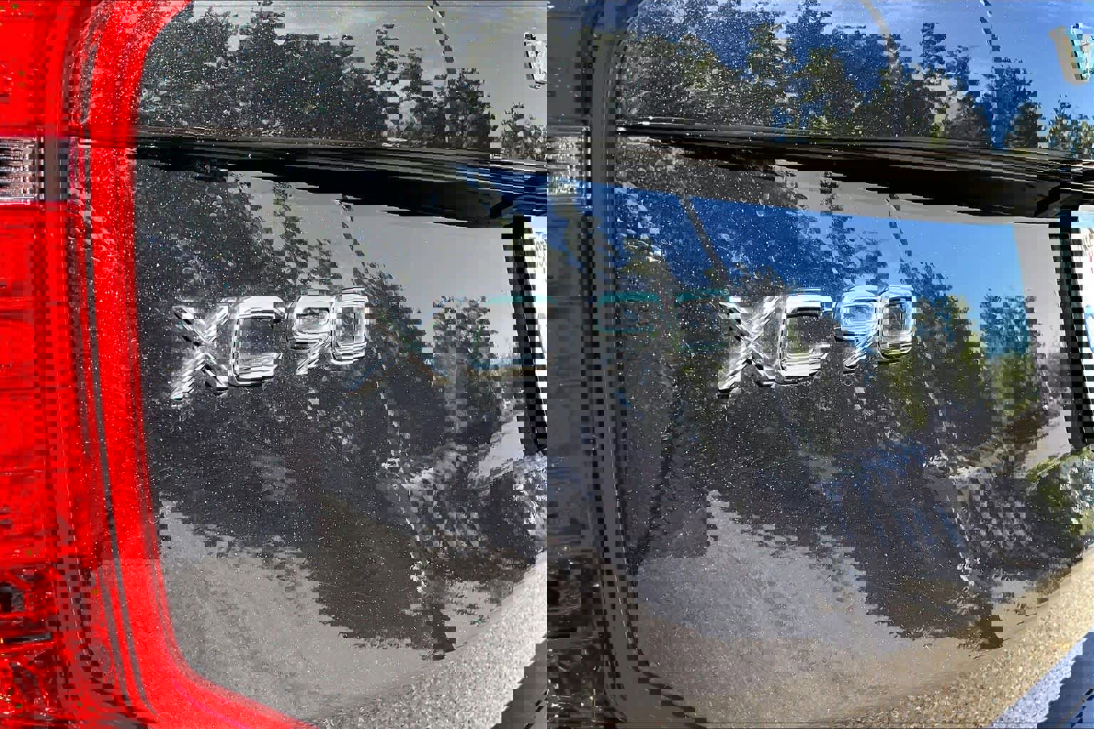 Used 2025 Volvo XC90 T8 Core w/ Climate Package image 30