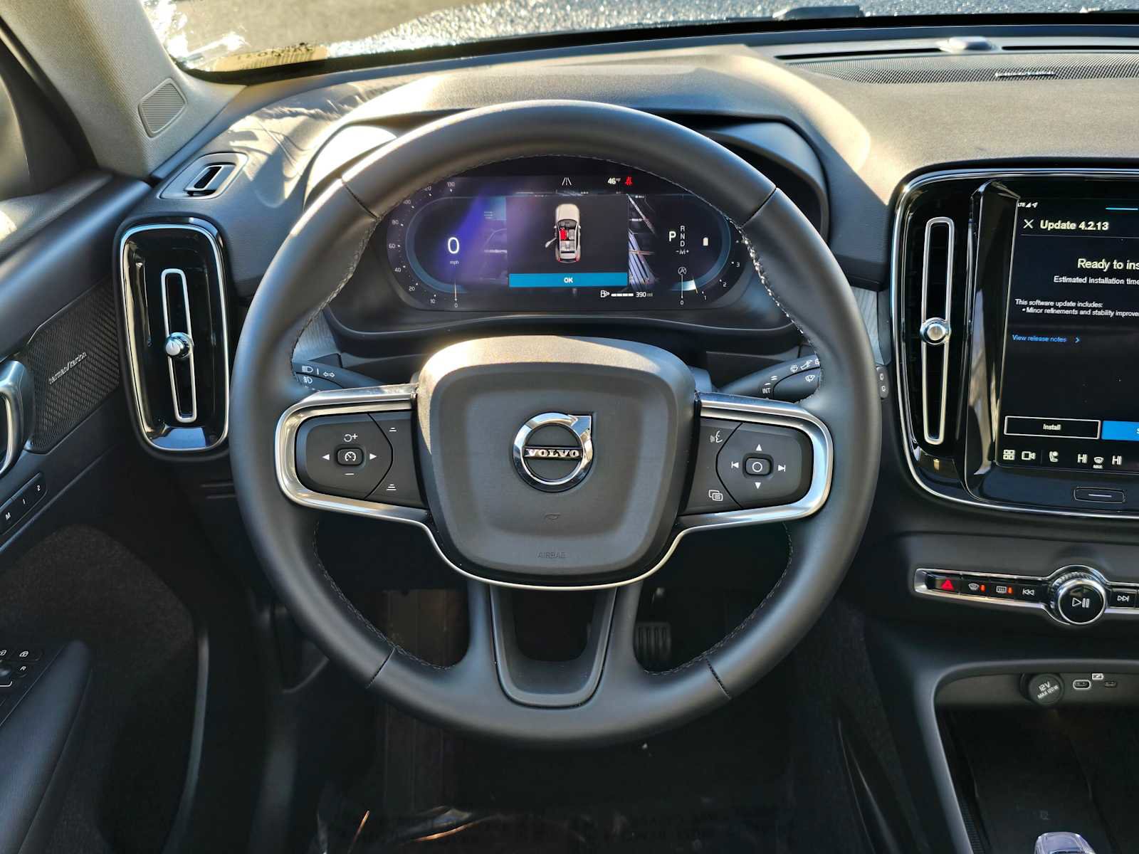 Used 2025 Volvo XC40 B5 Plus w/ Climate Package image 19