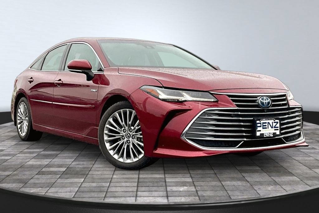 Used 2019 Toyota Avalon Limited w/ Advanced Safety Package FWD image 3