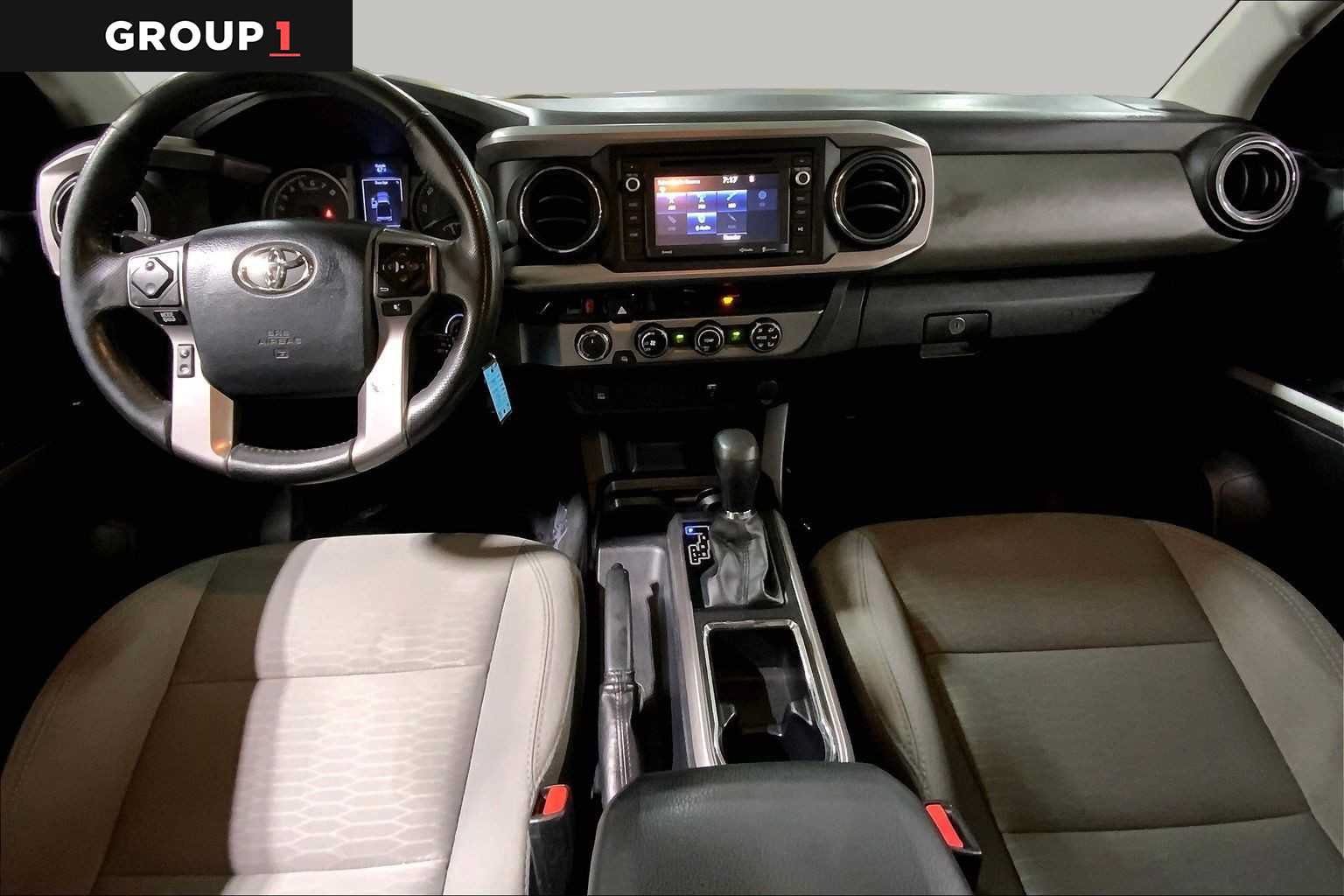 Certified 2017 Toyota Tacoma SR5 AWD/4WD image 16