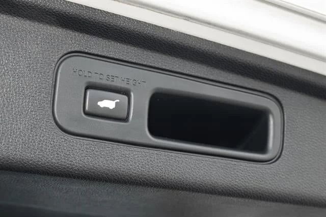 Used 2023 Honda Odyssey Elite image 45