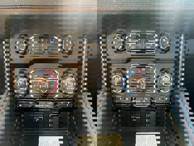 Used 2024 Chevrolet Suburban RST image 30